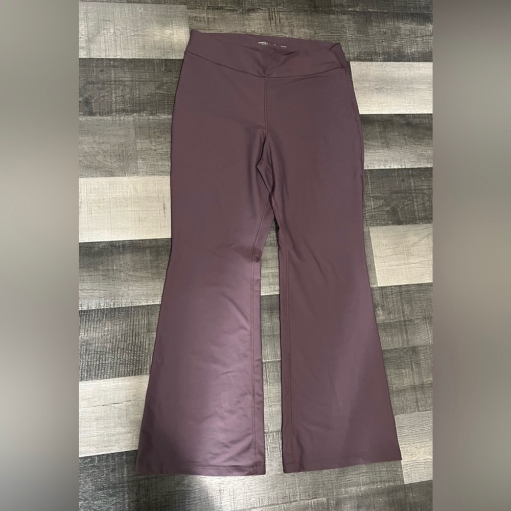 🛍️old navy flare leggings high waisted🛍️ 3/$15
